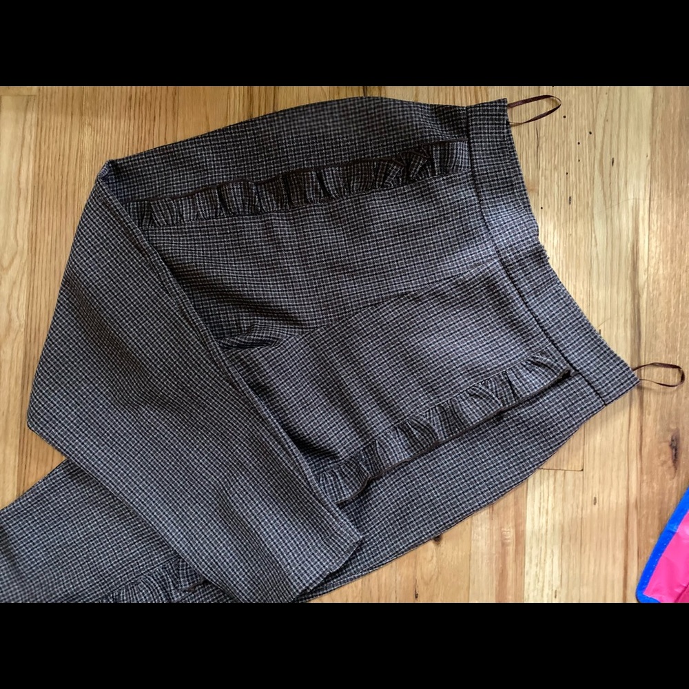 Girly trousers with rufflers from LF!